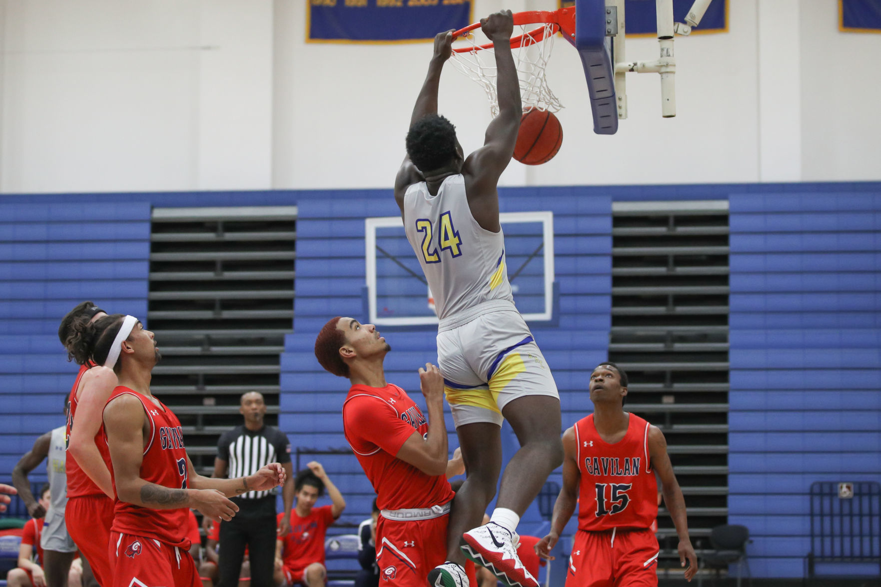 111619 AHC vs Gavilan 05.jpg